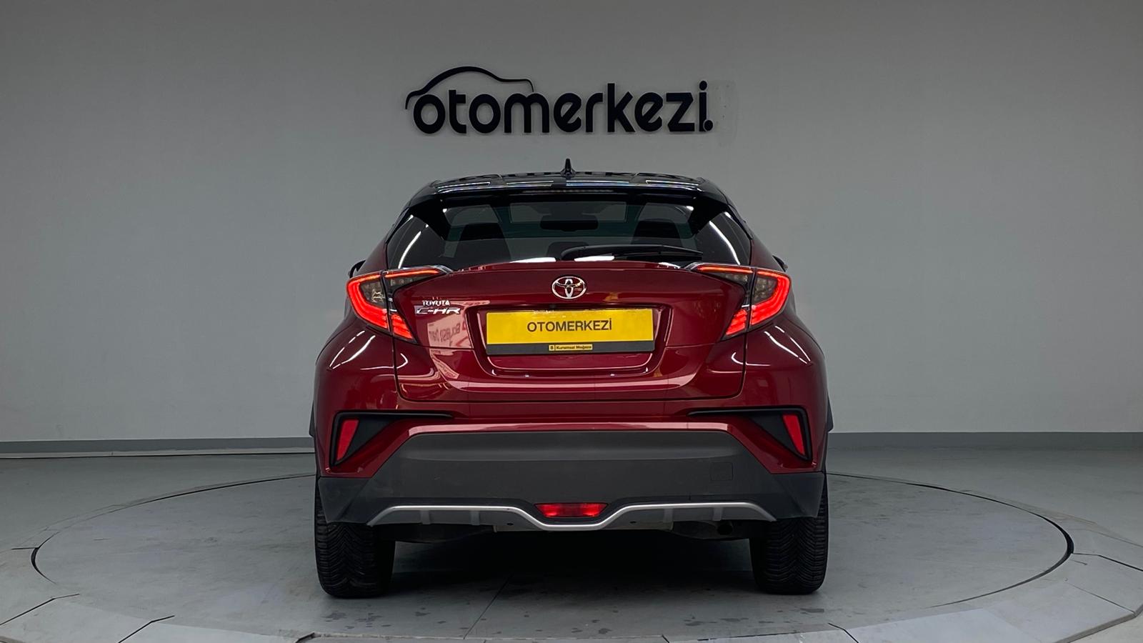 TOYOTA C-HR 2